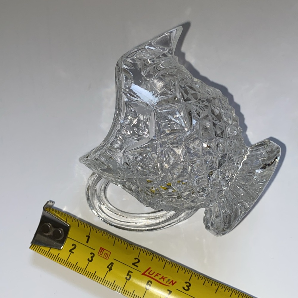 Brilliant vintage cut clear glass cream , and lidded sugar. - Picture 11 of 11
